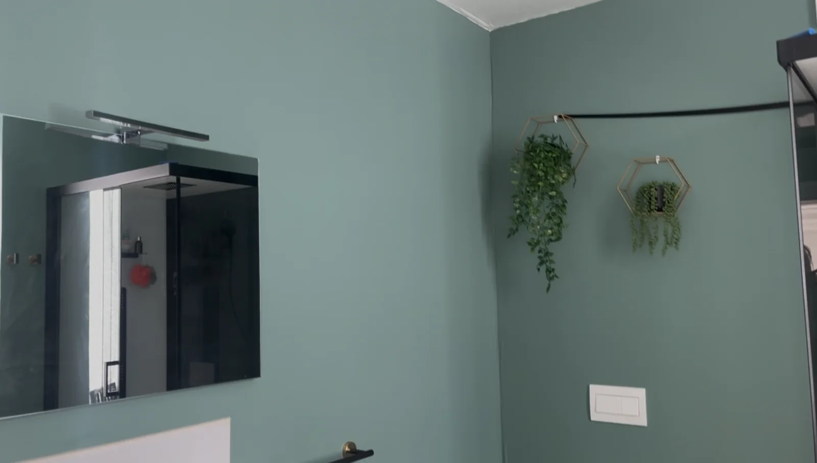 Bathroom vanity and mirror