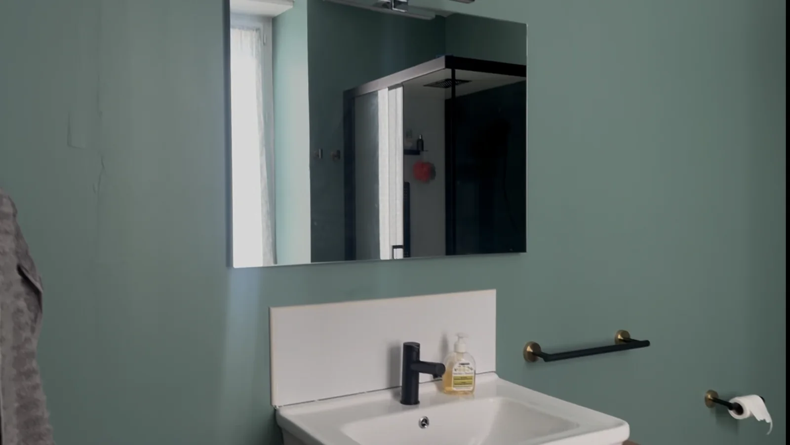 Bathroom basin and mirror